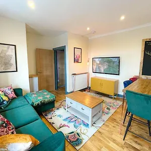 Lively & Energetic 2br On The Royal Mile Apartment