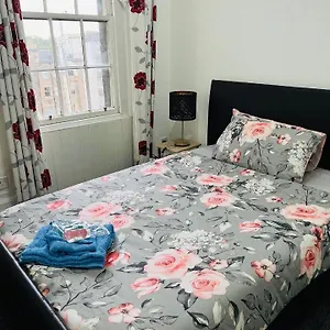 Historic Royal Mile Flat , 5min From Waverly Railway Station Apartment