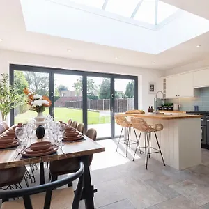  Holiday home Lythwood House United Kingdom